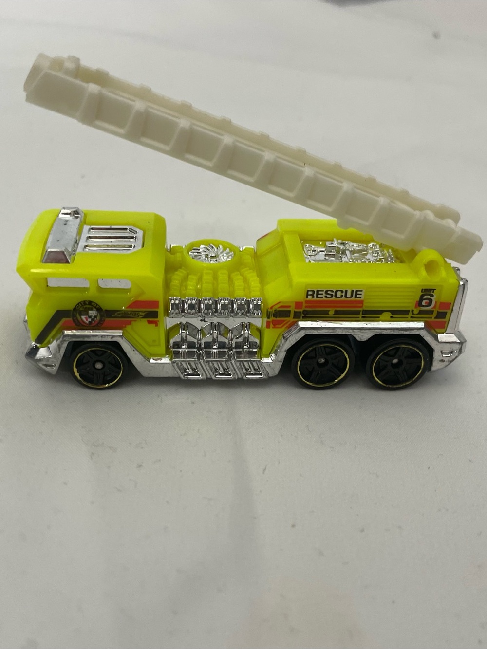 2010 #181 Hot Wheels Race World City Yellow 5 Alarm Fire Truck